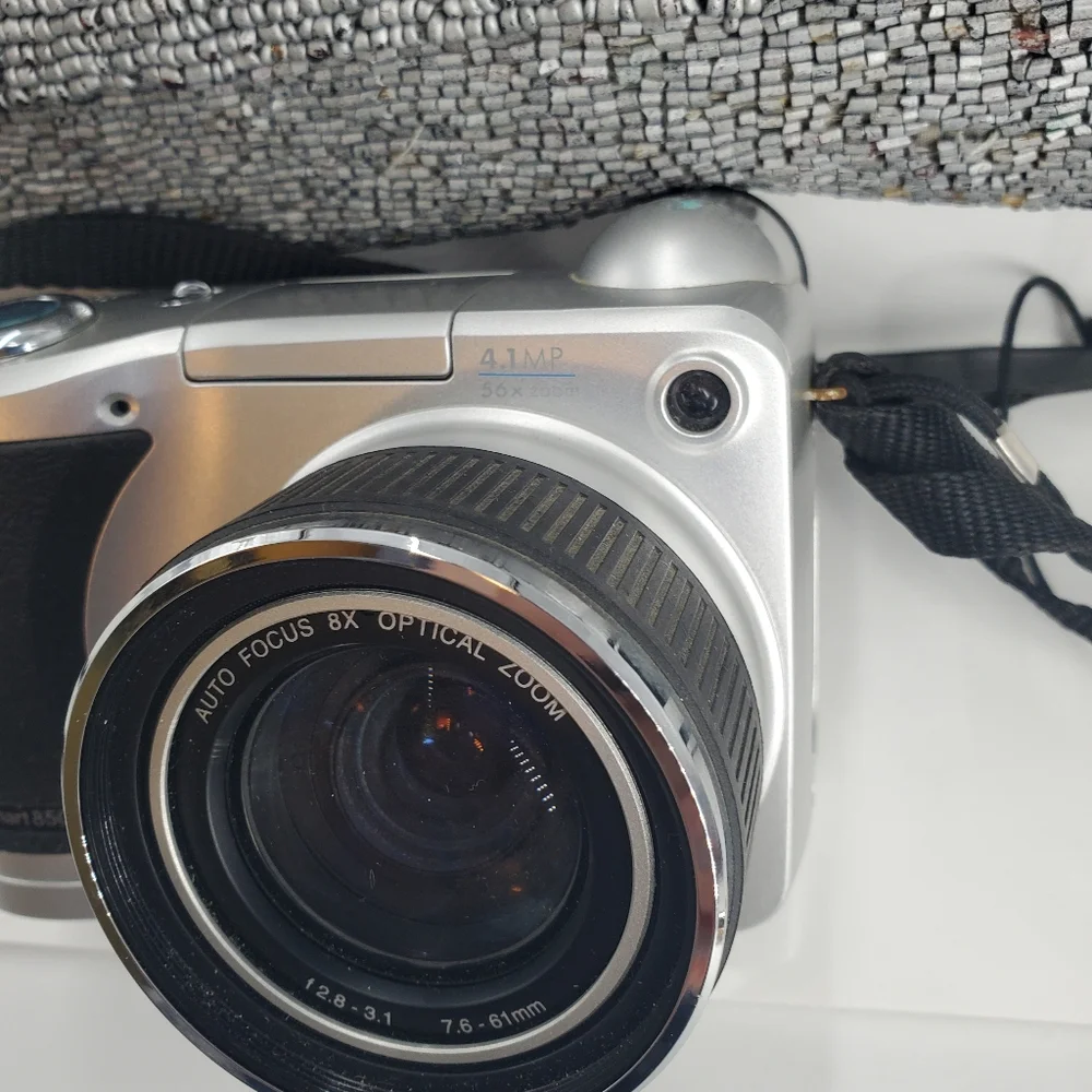HP Photosmart 850 Digital Camera Vintage 8x Optical Zoom. Not Tested for Parts
